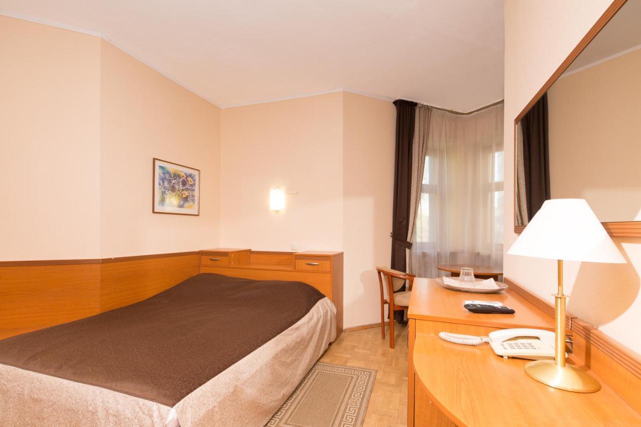 Hotel Zhayvir Kiev Exterior foto